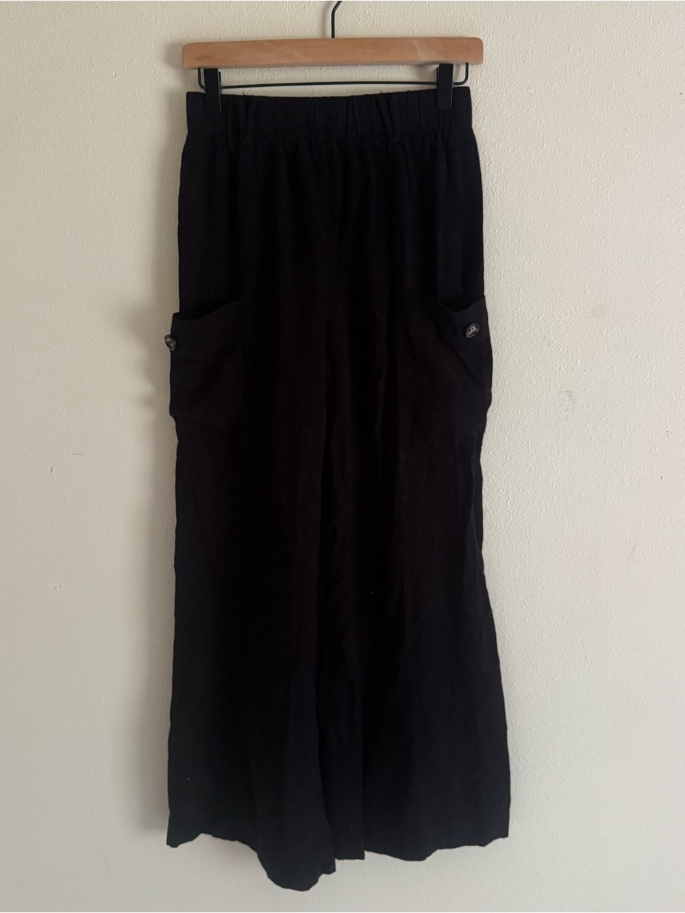 Illa Illa black linen blend cargo pocket wide leg pants size small